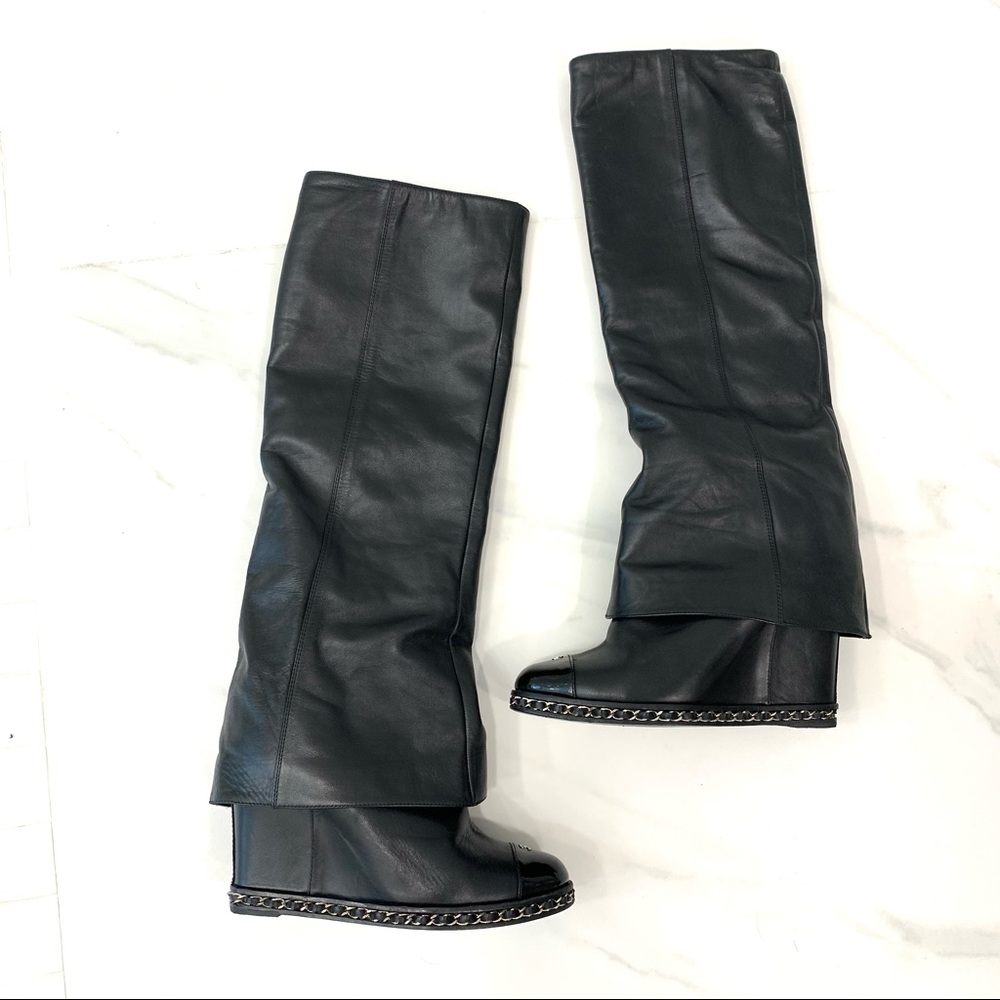 SOLD. CHANEL boots 38 run small - Picture 5 of 14
